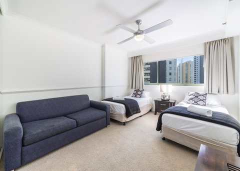 The Meriton Apartments On Main Beach - Surfers Gold Coast 17