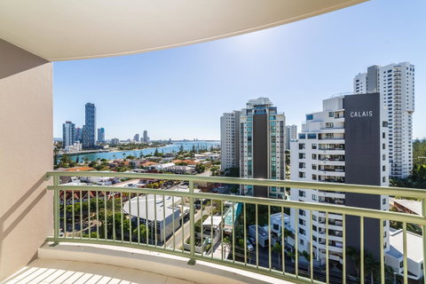 The Meriton Apartments On Main Beach - Surfers Gold Coast 7