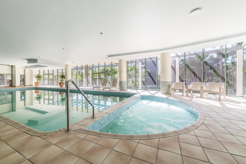 The Meriton Apartments On Main Beach - Surfers Gold Coast 33