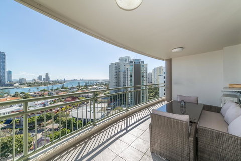 The Meriton Apartments On Main Beach - Surfers Gold Coast 23