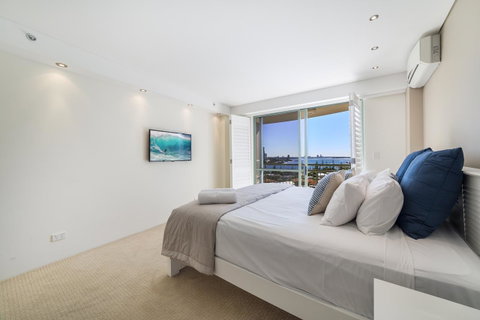 The Meriton Apartments On Main Beach - Surfers Gold Coast 5