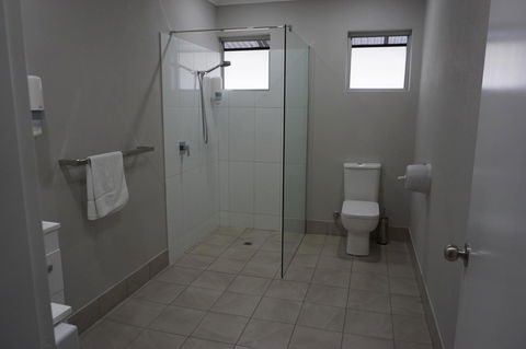 YAL Cairns - A Motel That Makes A Difference - Surfers Gold Coast 2