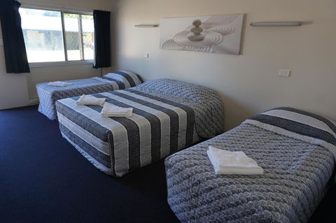 YAL Cairns - A Motel That Makes A Difference - Surfers Gold Coast 1