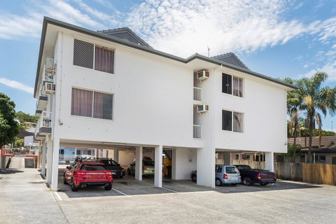 Sunshine Beach Resort - Surfers Gold Coast 13
