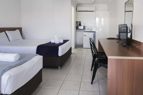 Sunshine Beach Resort - Surfers Gold Coast 9