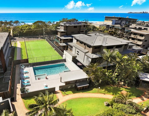 Majorca Isle Beachside Resort - Surfers Gold Coast 0