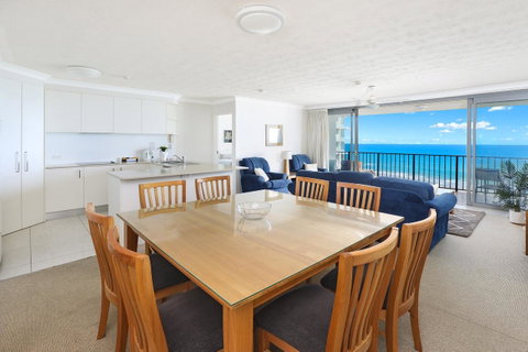 Majorca Isle Beachside Resort - Surfers Gold Coast 2