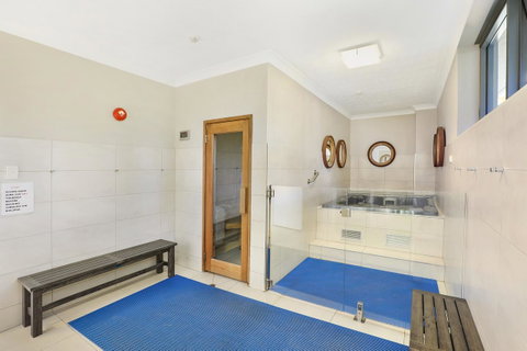 Majorca Isle Beachside Resort - Surfers Gold Coast 15