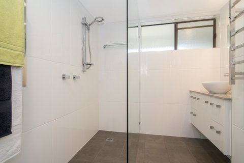 Tropical Reef Apartments - Surfers Gold Coast 9