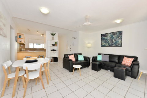 Tropical Reef Apartments - Surfers Gold Coast 25