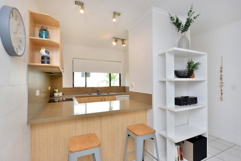 Tropical Reef Apartments - Surfers Gold Coast 26