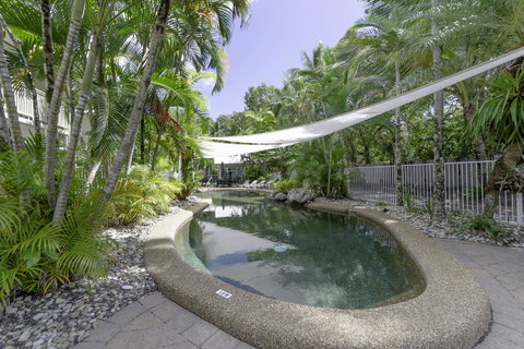 Tropical Nites Holiday Townhouses - Surfers Gold Coast 3