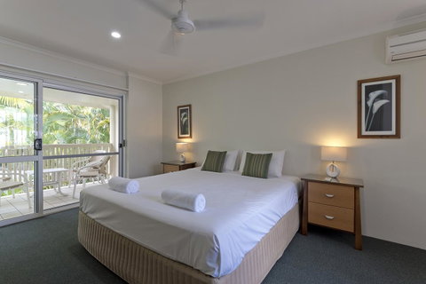 Tropical Nites Holiday Townhouses - Surfers Gold Coast 28