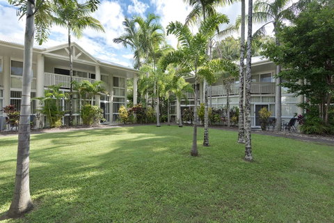 Tropical Nites Holiday Townhouses - Surfers Gold Coast 0