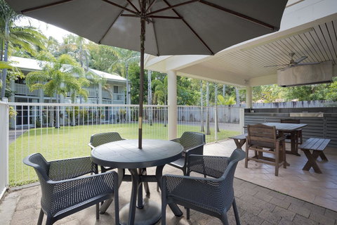 Tropical Nites Holiday Townhouses - Surfers Gold Coast 21