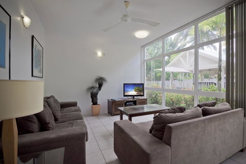 Tropical Nites Holiday Townhouses - Surfers Gold Coast 24