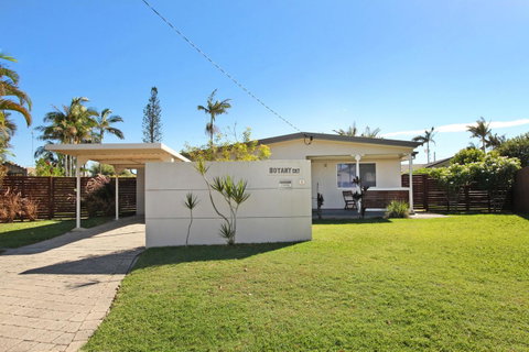 6 Botany Court Marcoola Beach - Pet Friendly 500 Bond - Surfers Gold Coast 0