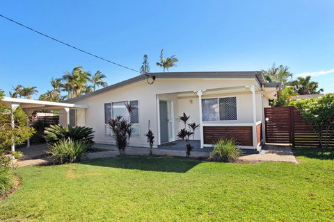 6 Botany Court Marcoola Beach - Pet Friendly 500 Bond - Surfers Gold Coast 1
