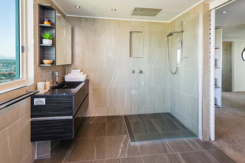 The Waterford On Main Beach - Surfers Gold Coast 3