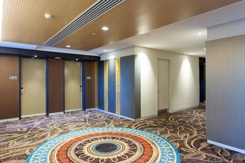 Calamvale Hotel Suites And Conference Centre - Surfers Gold Coast 2