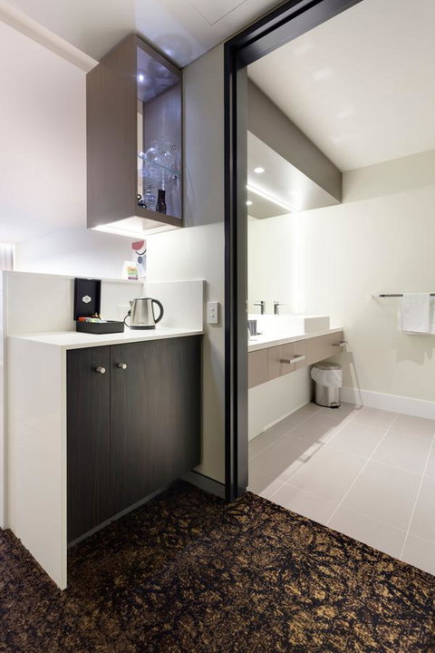 Calamvale Hotel Suites And Conference Centre - Surfers Gold Coast 14