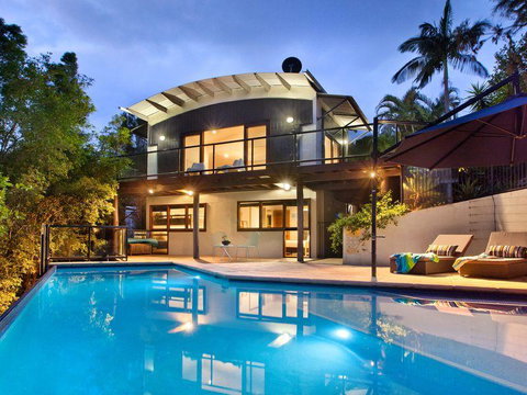Villa 1 - 3 Parkedge Road - Surfers Gold Coast 0
