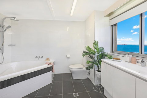 Elouera Tower - Surfers Gold Coast 3