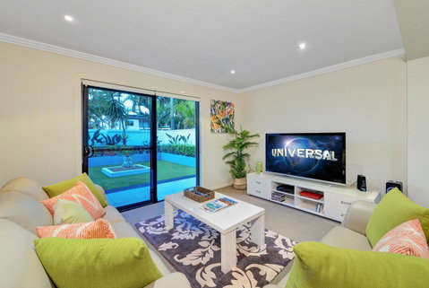 Casa Mexicali - Surfers Gold Coast 1