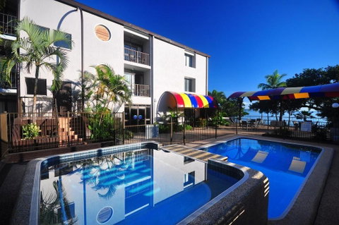 Waters Edge The Strand - Surfers Gold Coast 0