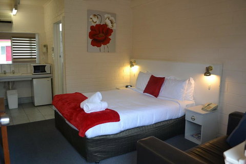 Wattle Motel - Surfers Gold Coast 0