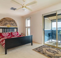 West Lakes Townhouse - Surfers Gold Coast