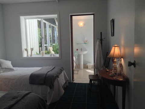 Whispering Pines Bed And Breakfast - Surfers Gold Coast 2