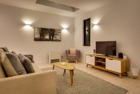 White Room Apartments - Surfers Gold Coast 2