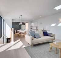 White Room Apartments - Surfers Gold Coast
