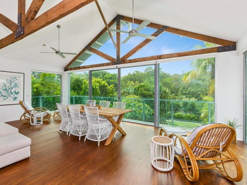 WHITE WASH ON SHE OAK - Surfers Gold Coast 3