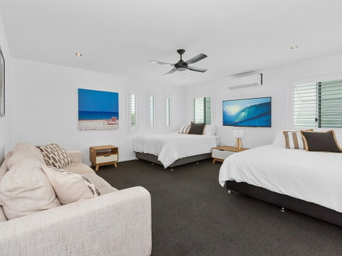 WHITE WASH ON SHE OAK - Surfers Gold Coast 2
