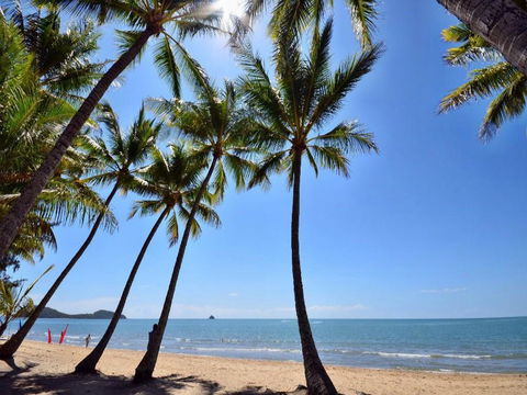 Whitehouse - Palm Cove - Surfers Gold Coast 3