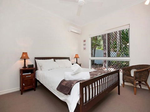 Whitehouse - Palm Cove - Surfers Gold Coast 1