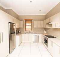 William Cottage Central Heritage Home - Surfers Gold Coast