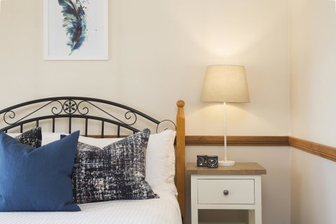Windsors Edge Cottage Rothbury - Surfers Gold Coast 1