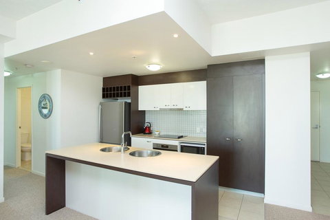 Wings Resort - Private Apartments - Surfers Gold Coast 3