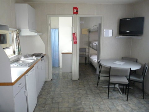 Wodonga Caravan & Cabin Park - Surfers Gold Coast 1