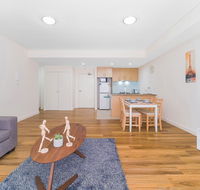 Wolli Creek Airport Serviced 2 Bedroom Apartment - Surfers Gold Coast