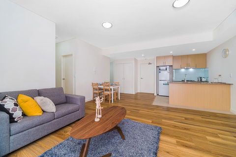 Wolli Creek Airport Serviced 2 Bedroom Apartment - Surfers Gold Coast 1