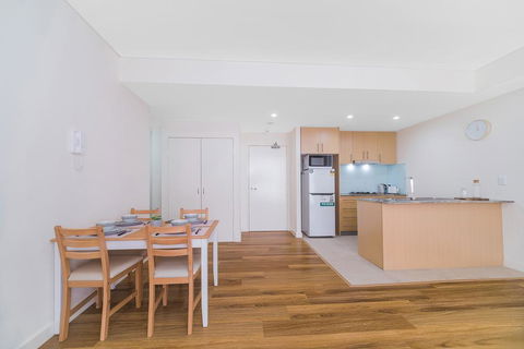 Wolli Creek Airport Serviced 2 Bedroom Apartment - Surfers Gold Coast 3