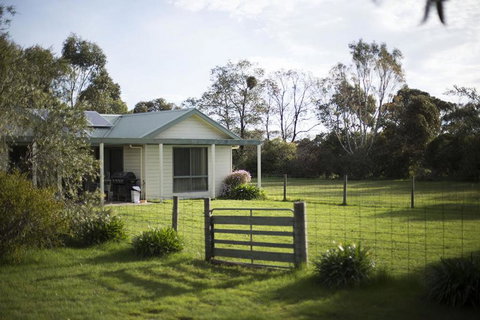 Woongara Cottage - Pet Friendly Country Retreat - Surfers Gold Coast 0