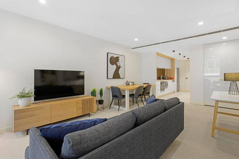 YARRA - YARRA Toorak Rd & Chapel St. Pool, Gym & Parking - Surfers Gold Coast 1
