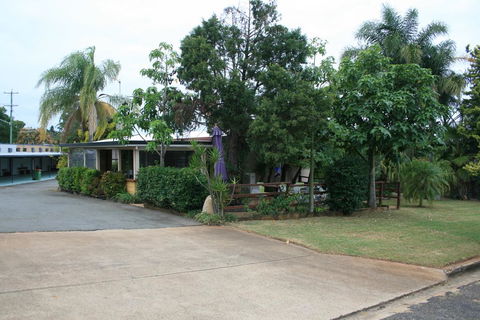 Yarraman Gardens Motel Queensland - Surfers Gold Coast 3