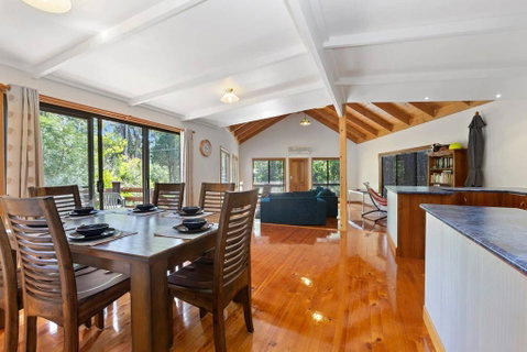 YARRABEE - The Perfect Getaway! - Surfers Gold Coast 0