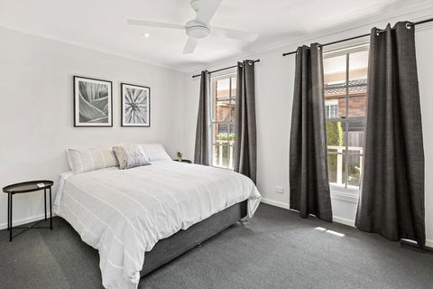 YIN-YANG - MOUNT ELIZA - Surfers Gold Coast 1